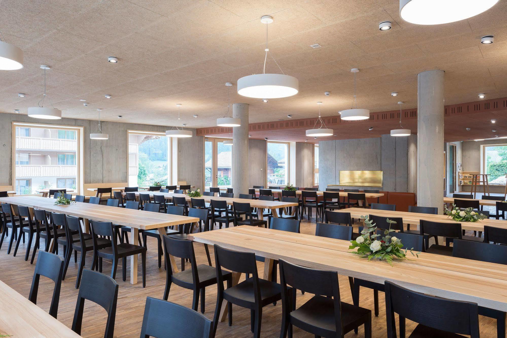 Saanen Gstaad Youth Hostel Zewnętrze zdjęcie