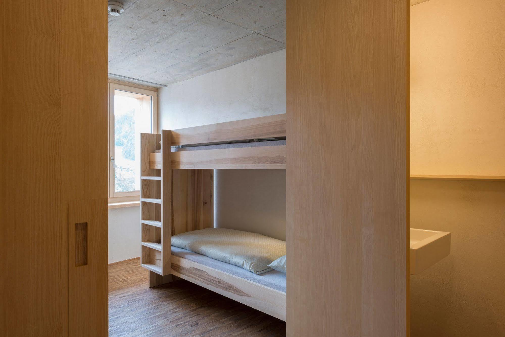 Saanen Gstaad Youth Hostel Zewnętrze zdjęcie