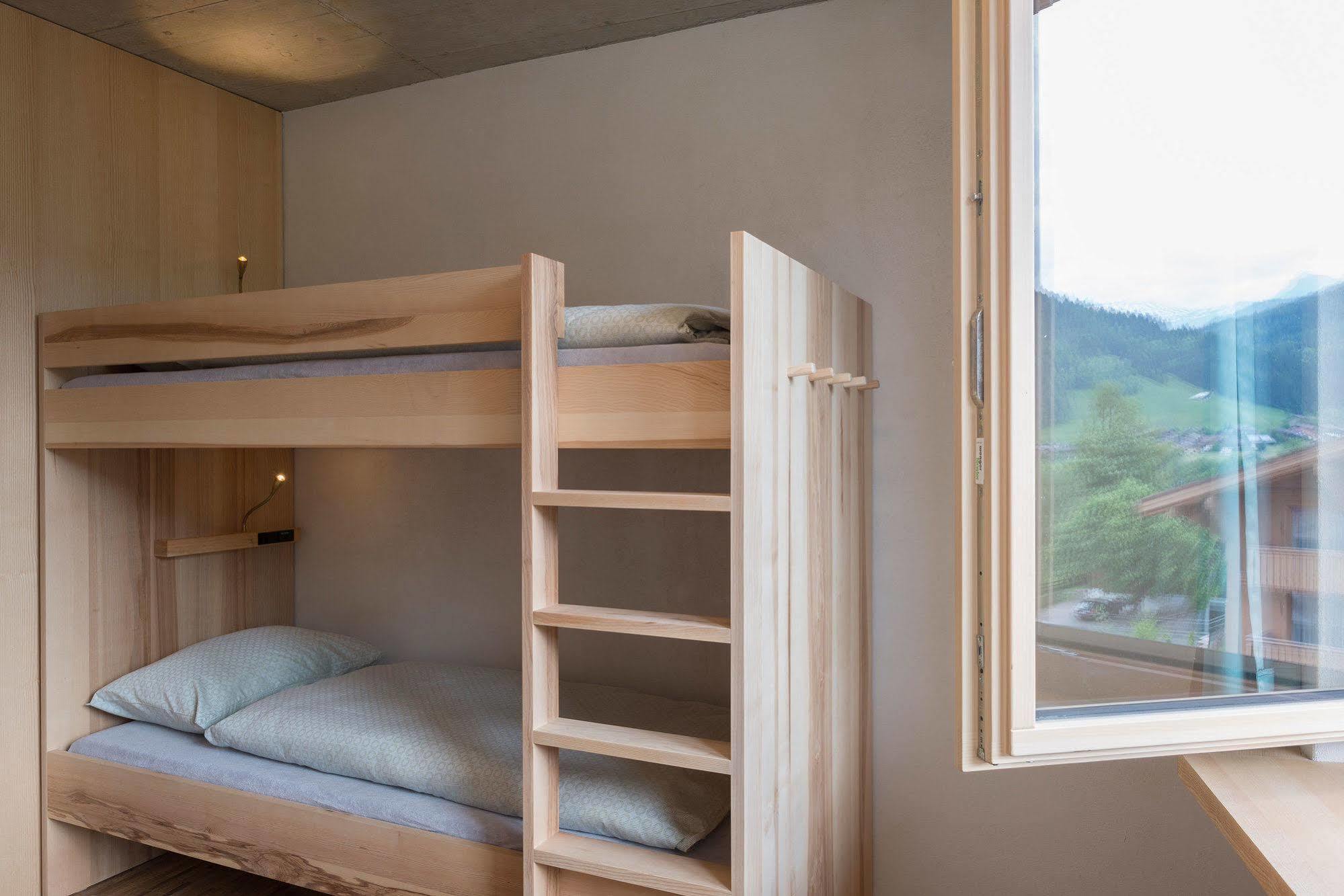 Saanen Gstaad Youth Hostel Zewnętrze zdjęcie