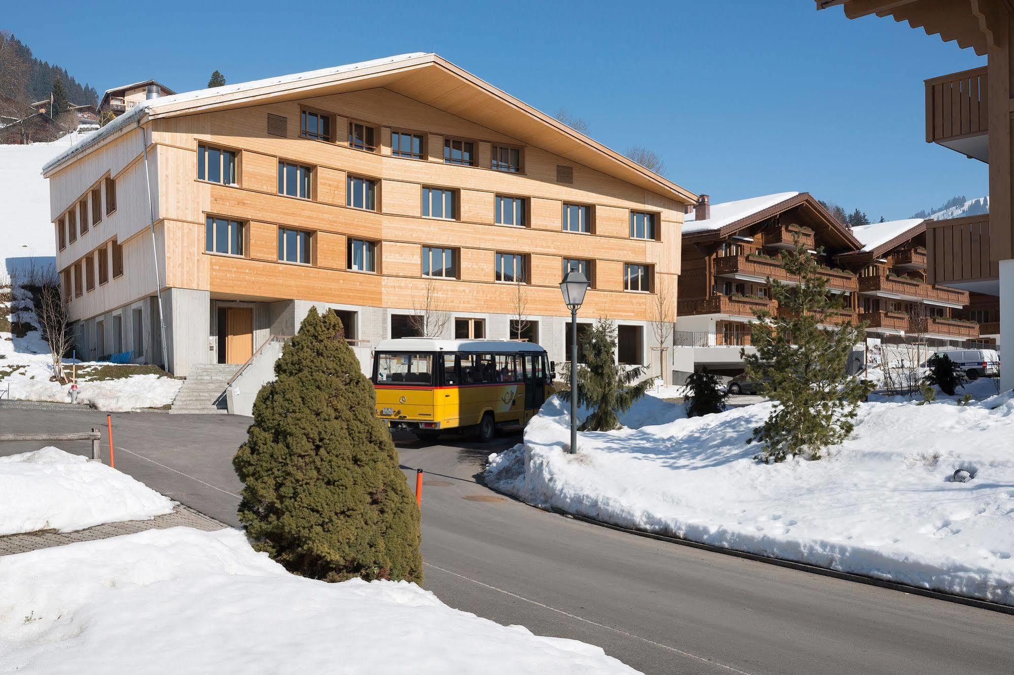 Saanen Gstaad Youth Hostel Zewnętrze zdjęcie