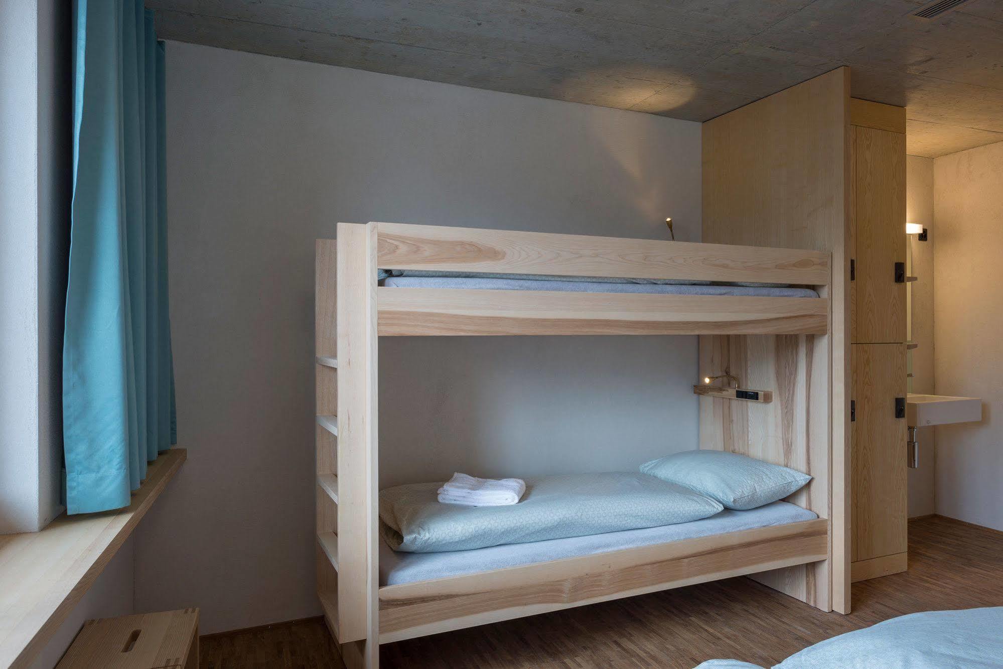 Saanen Gstaad Youth Hostel Zewnętrze zdjęcie