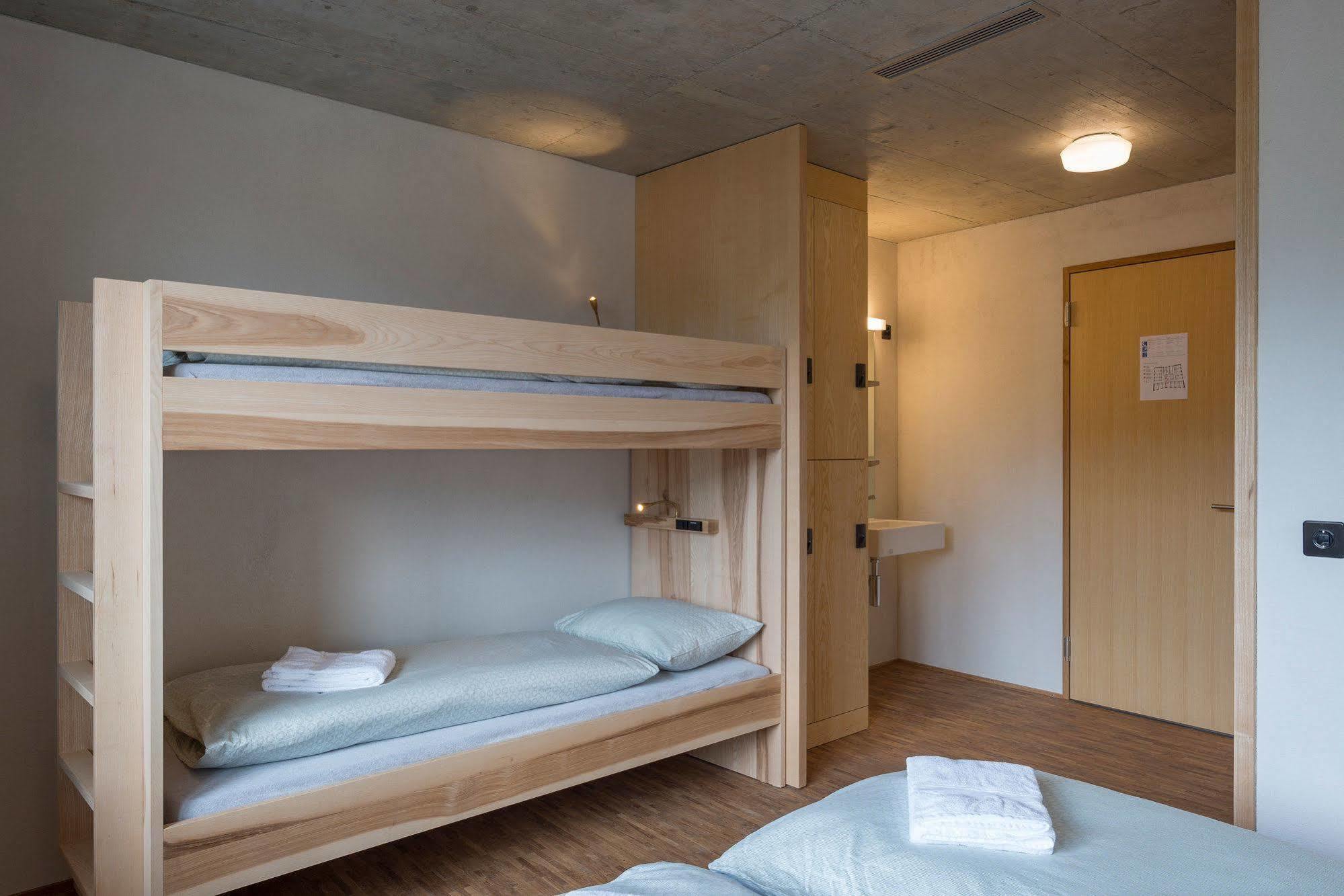 Saanen Gstaad Youth Hostel Zewnętrze zdjęcie